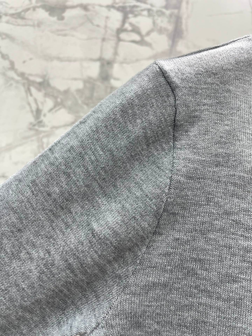 MiuMiu/26 New Early Autumn V-Neck Soft Curved Top