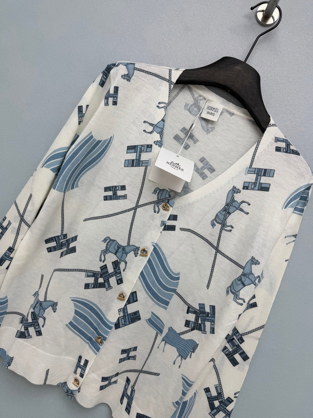 Hermès/26 New Equestrian-Style Lightweight V-Neck Knit Cardigan