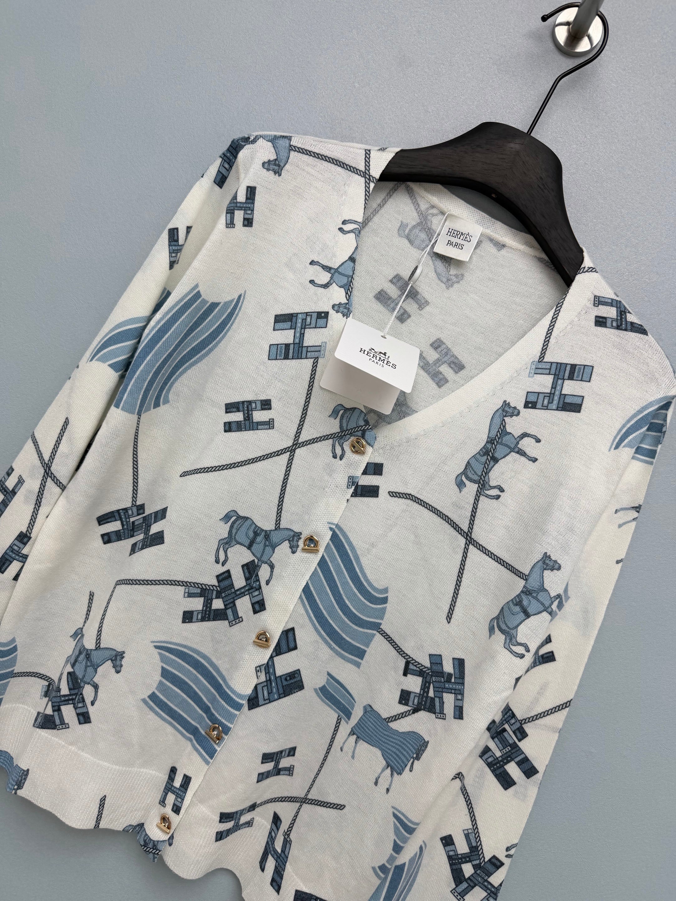 Hermès/26 New Equestrian-Style Lightweight V-Neck Knit Cardigan