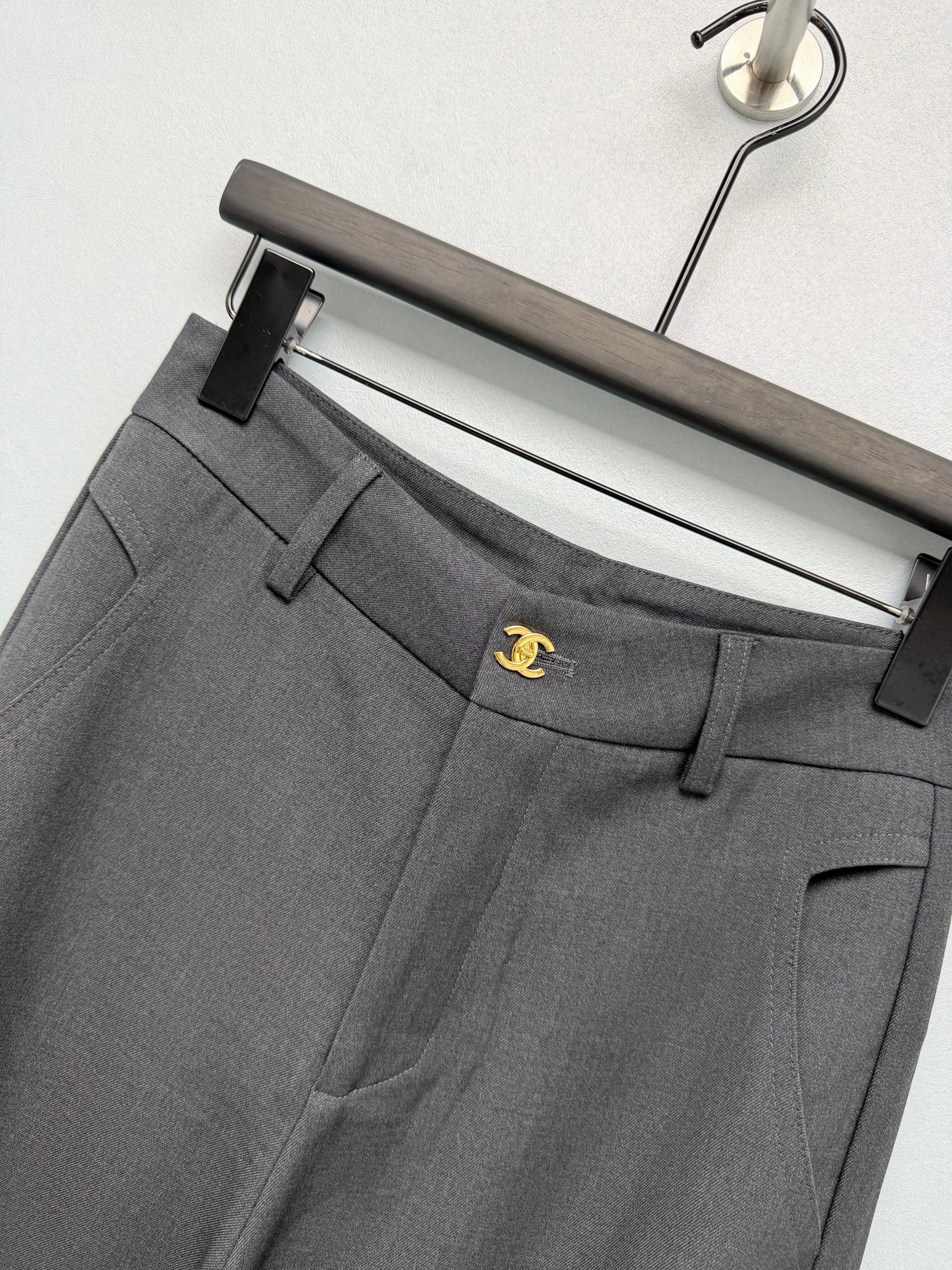 Chanel / New High-Waist Wide-Leg Pants
