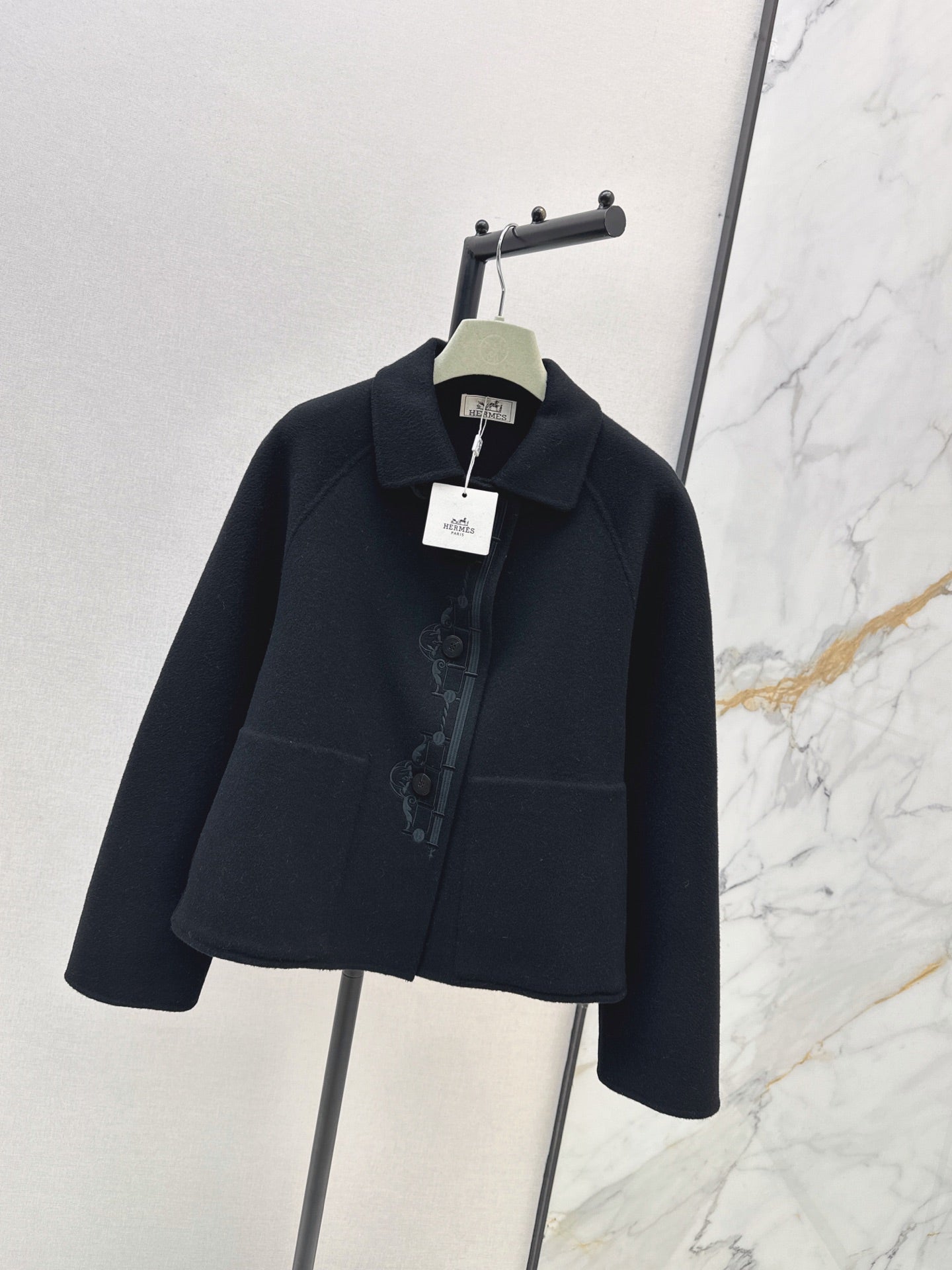 Hermès/Fall-Winter Latest Embroidered Reversible Wool Coat