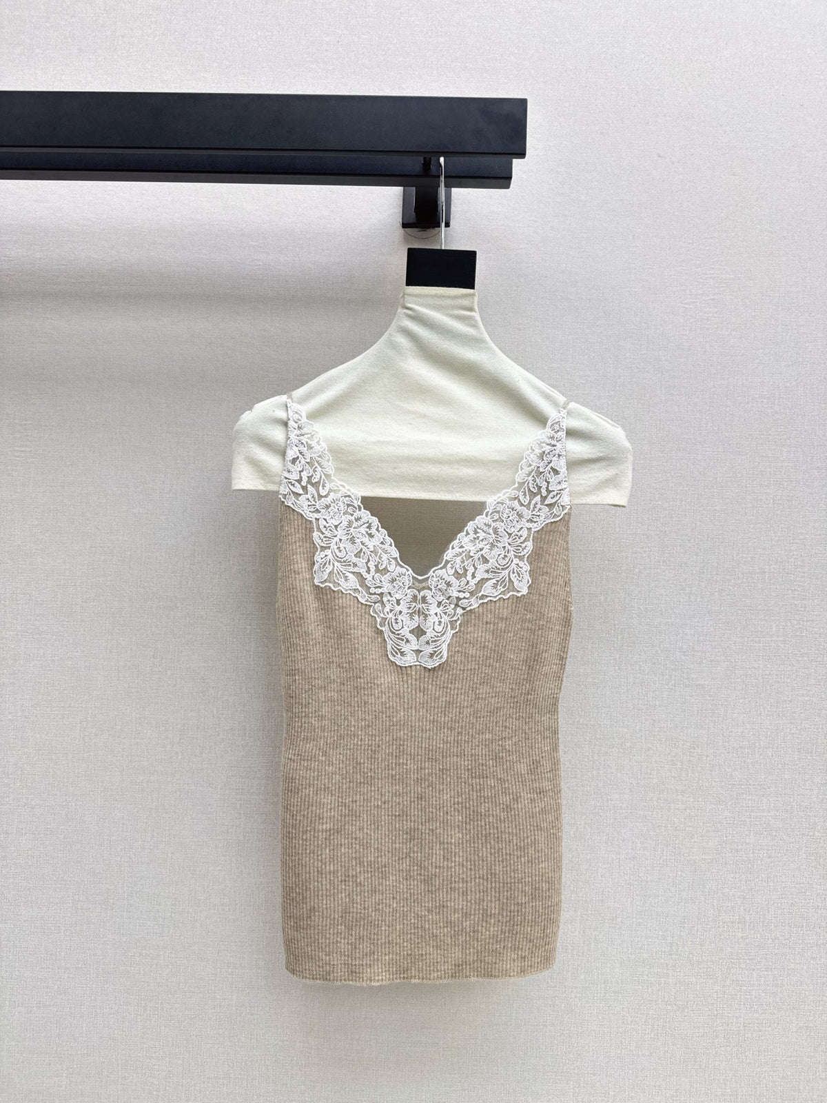 Yves Saint Laurent/Early Autumn New Pure & Cute Lace Camisole