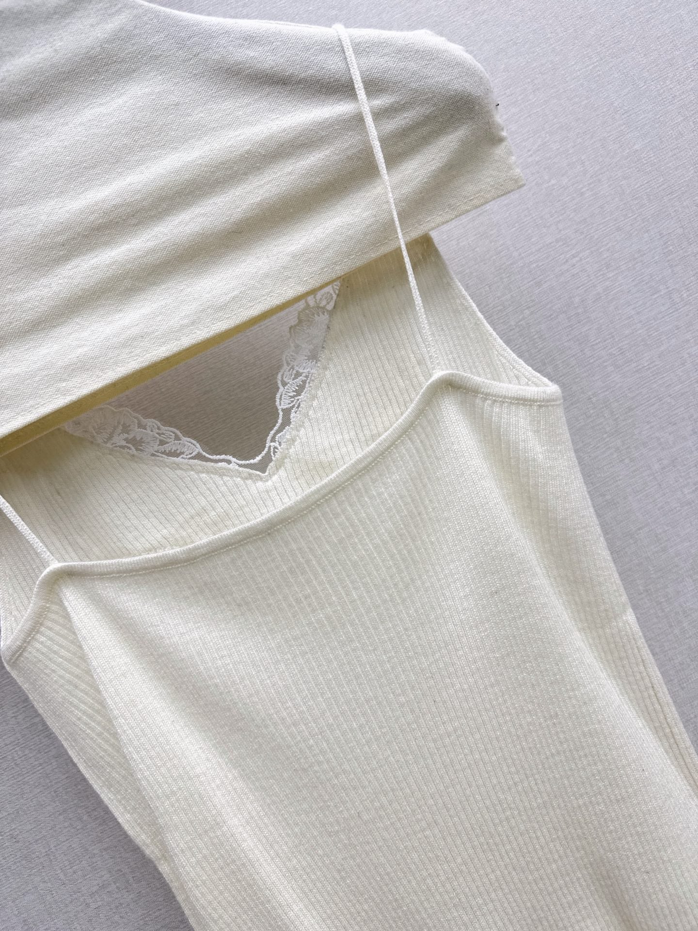 Yves Saint Laurent/Early Autumn New Pure & Cute Lace Camisole