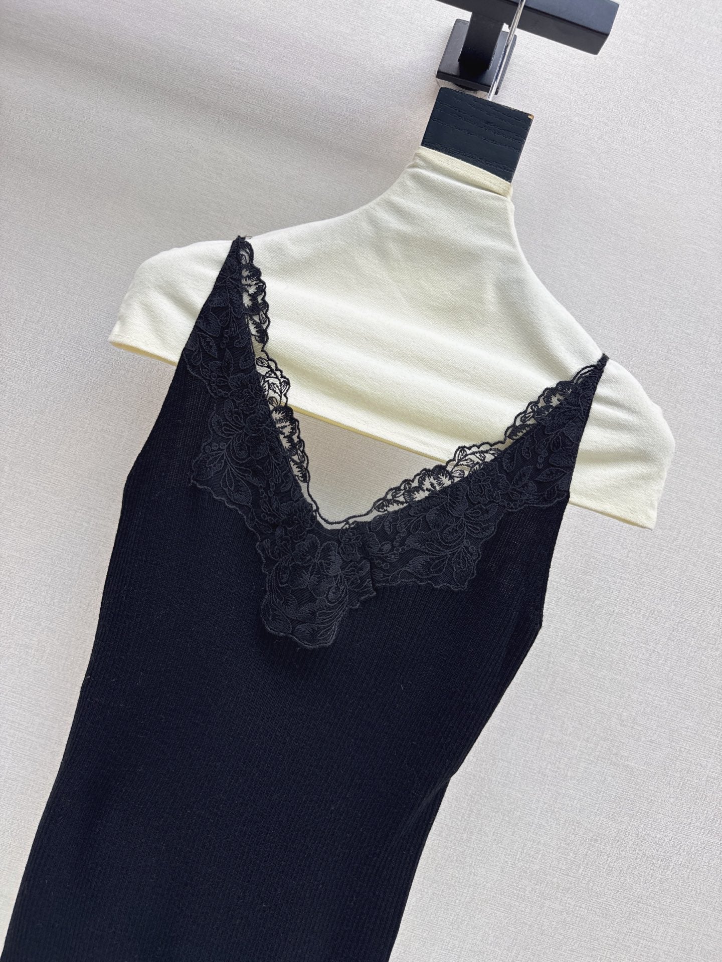 Yves Saint Laurent/Early Autumn New Pure & Cute Lace Camisole