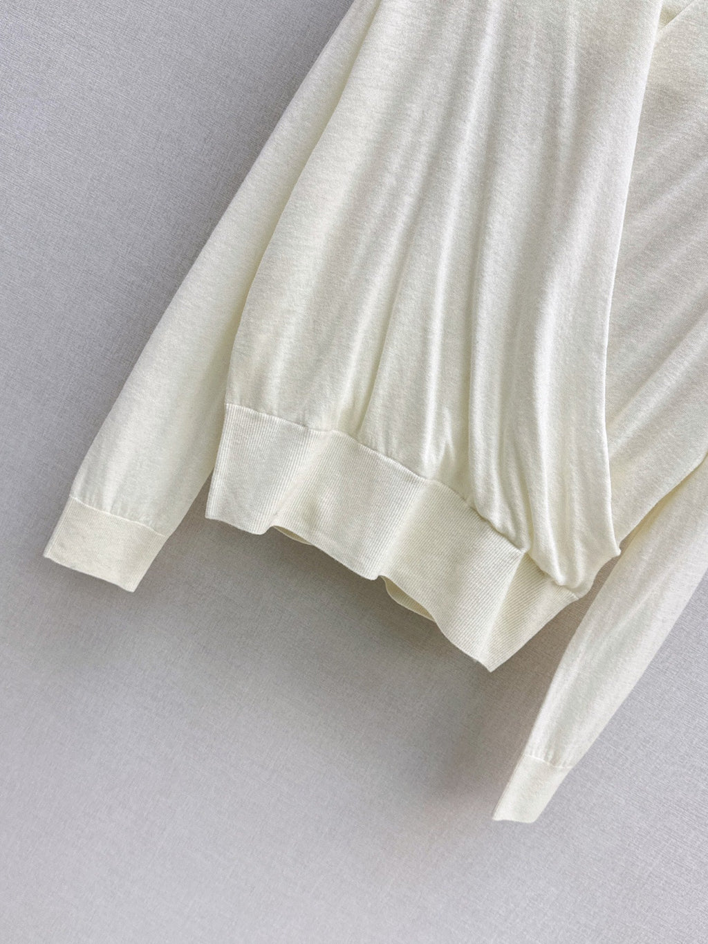 Dior/26 Fall/Winter Latest V-Neck Base Shirt