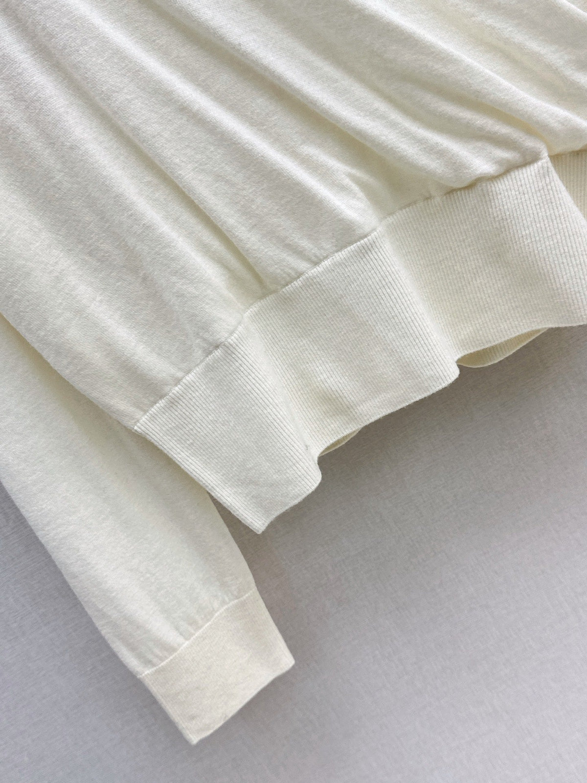 Dior/26 Fall/Winter Latest V-Neck Base Shirt