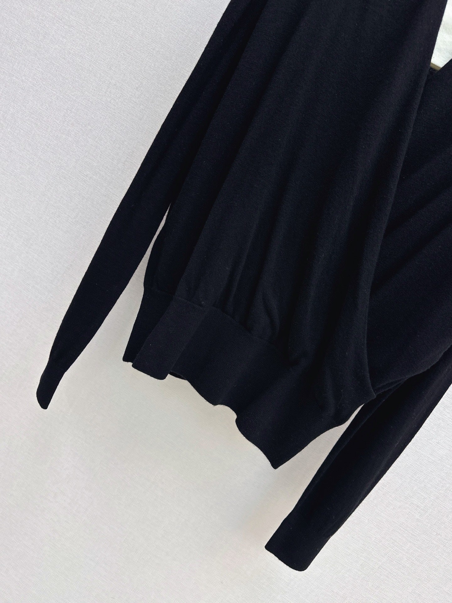 Dior/26 Fall/Winter Latest V-Neck Base Shirt