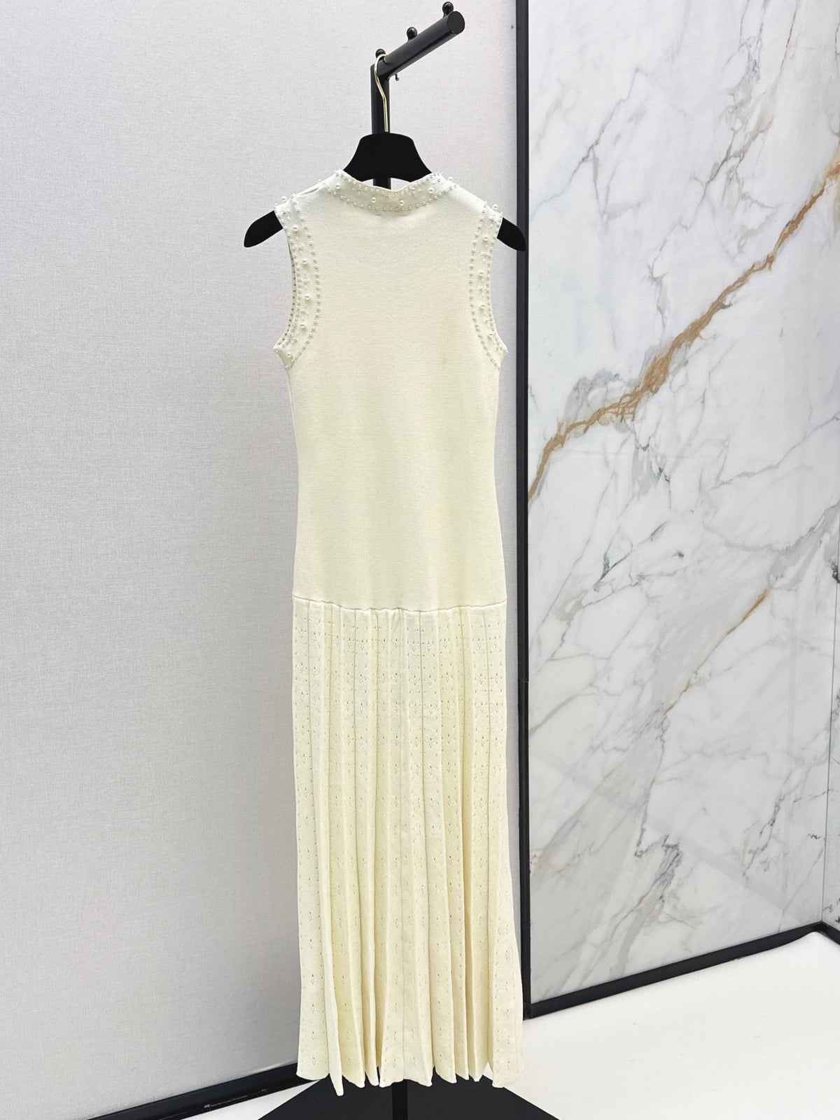 Chanel / 26 Early Autumn Latest Heavy Beaded Sleeveless Knit Dress