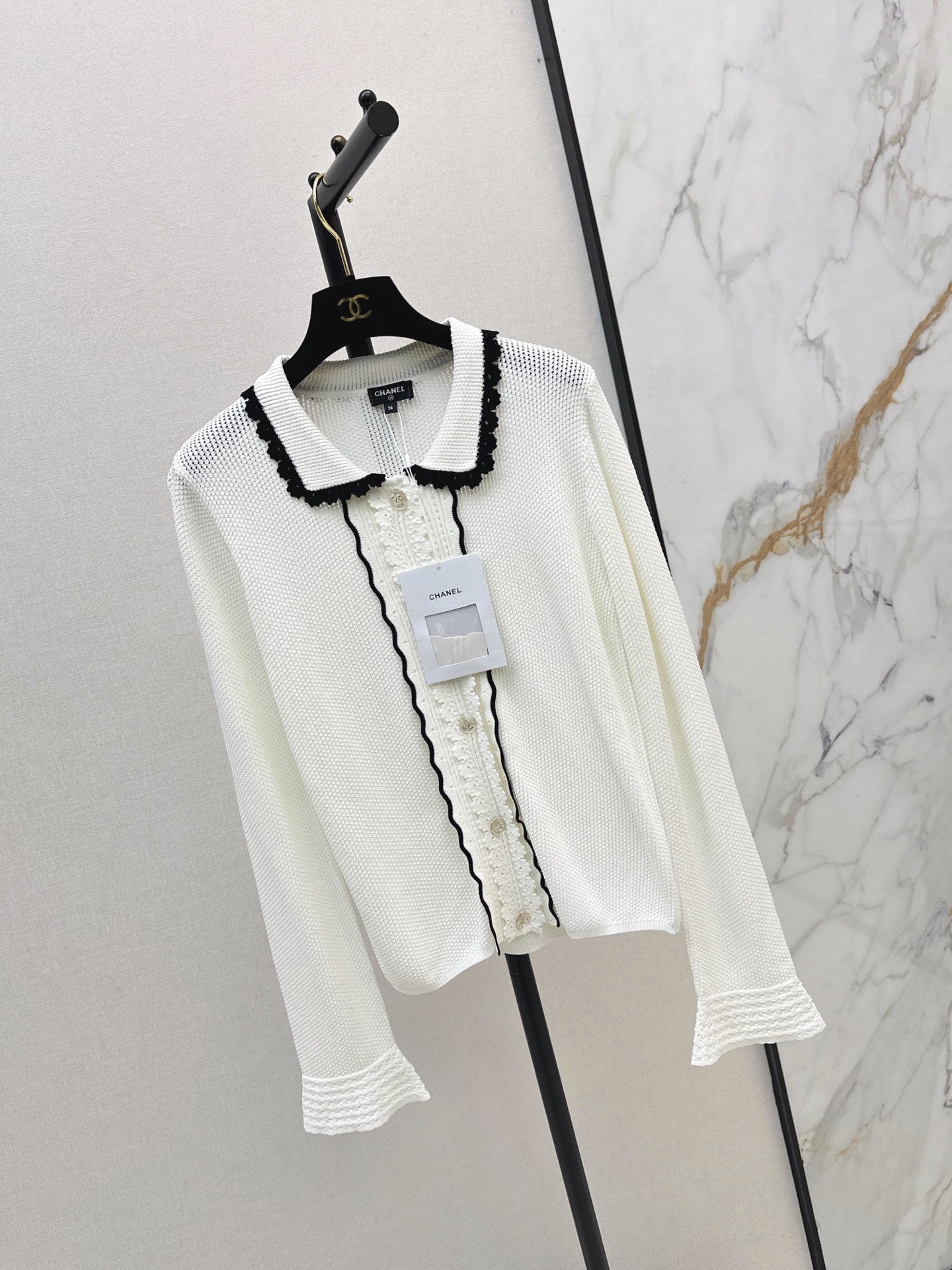 Chanel/26 Early Autumn Latest Knit Cardigan