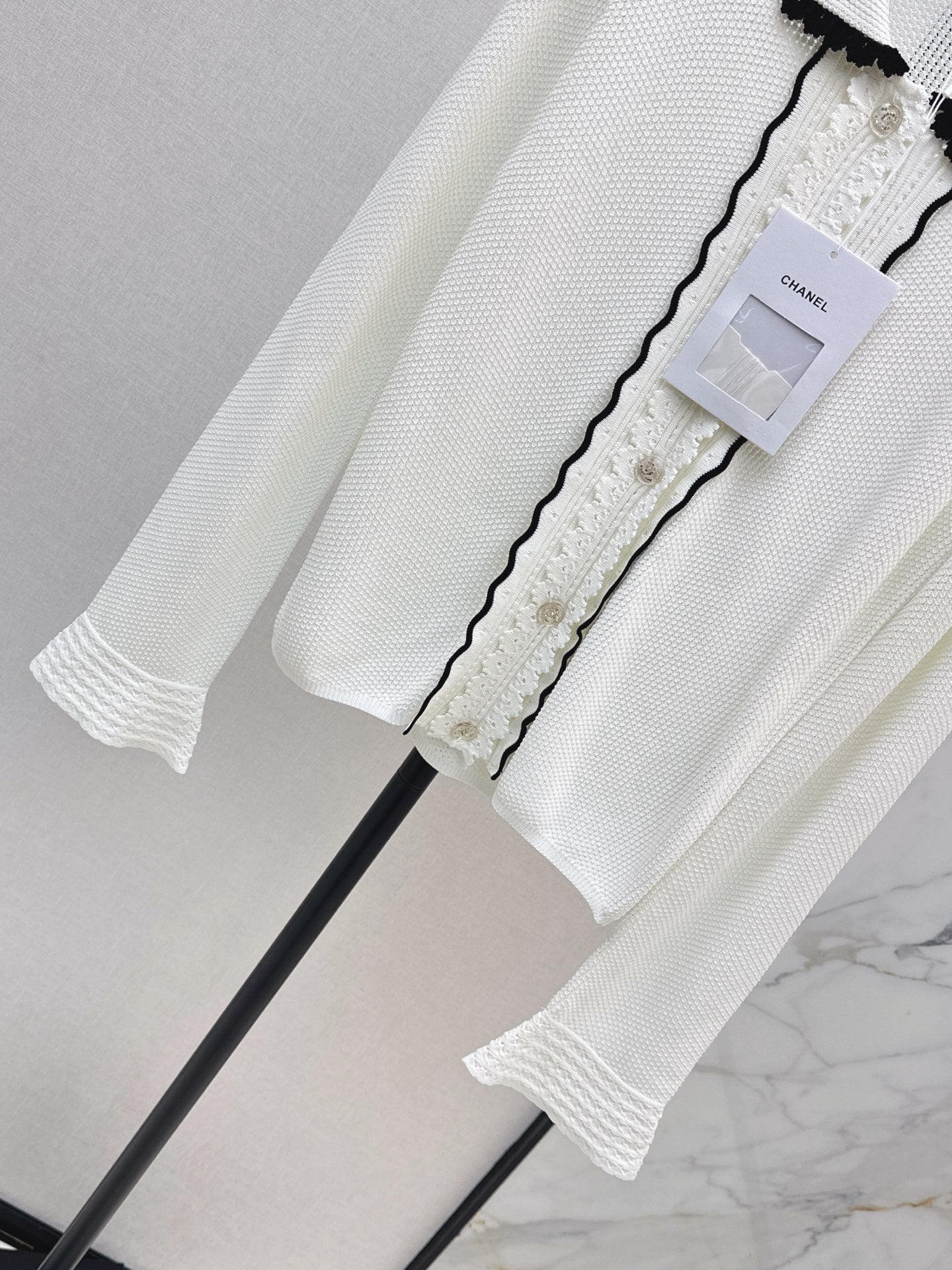 Chanel/26 Early Autumn Latest Knit Cardigan