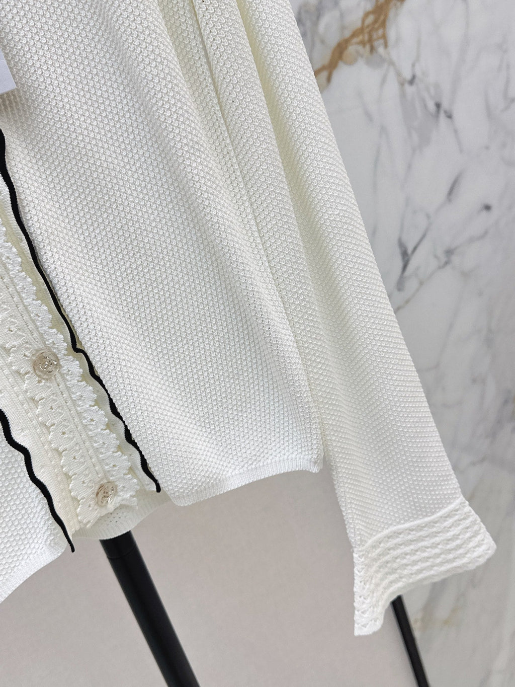 Chanel/26 Early Autumn Latest Knit Cardigan