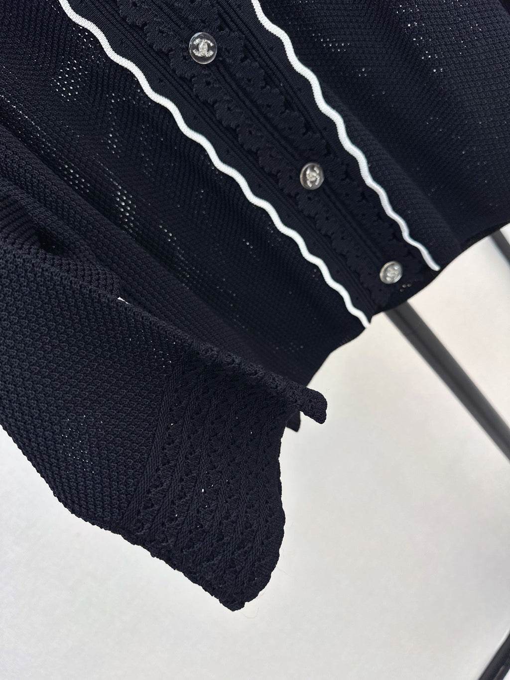 Chanel/26 Early Autumn Latest Knit Cardigan