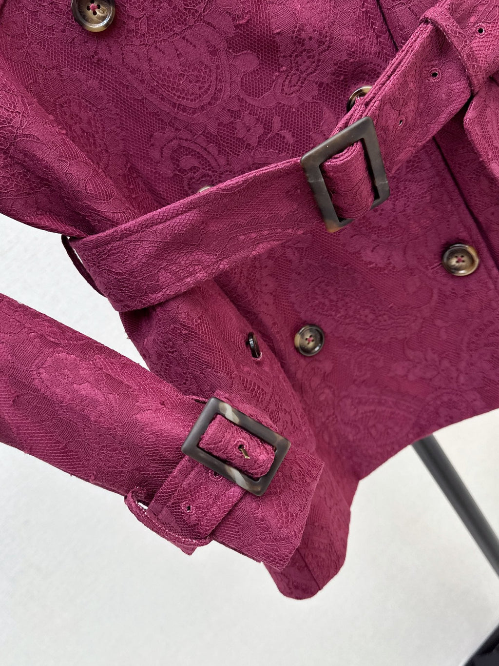 Burberry/26 Fall/Winter Latest Lace Cropped Trench Coat