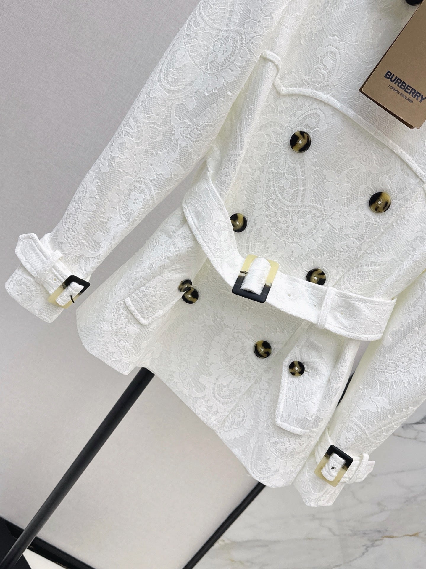 Burberry/26 Fall/Winter Latest Lace Cropped Trench Coat