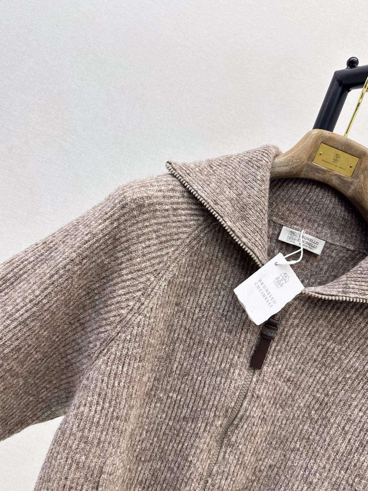 Brunello Cucinelli/26 Early Autumn Latest Vintage Style Outfit Textured Wool Cardigan
