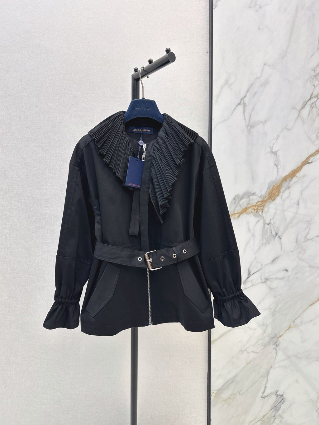 Louis Vuitton/26Latest Autumn/Winter Black Cropped Trench Coat