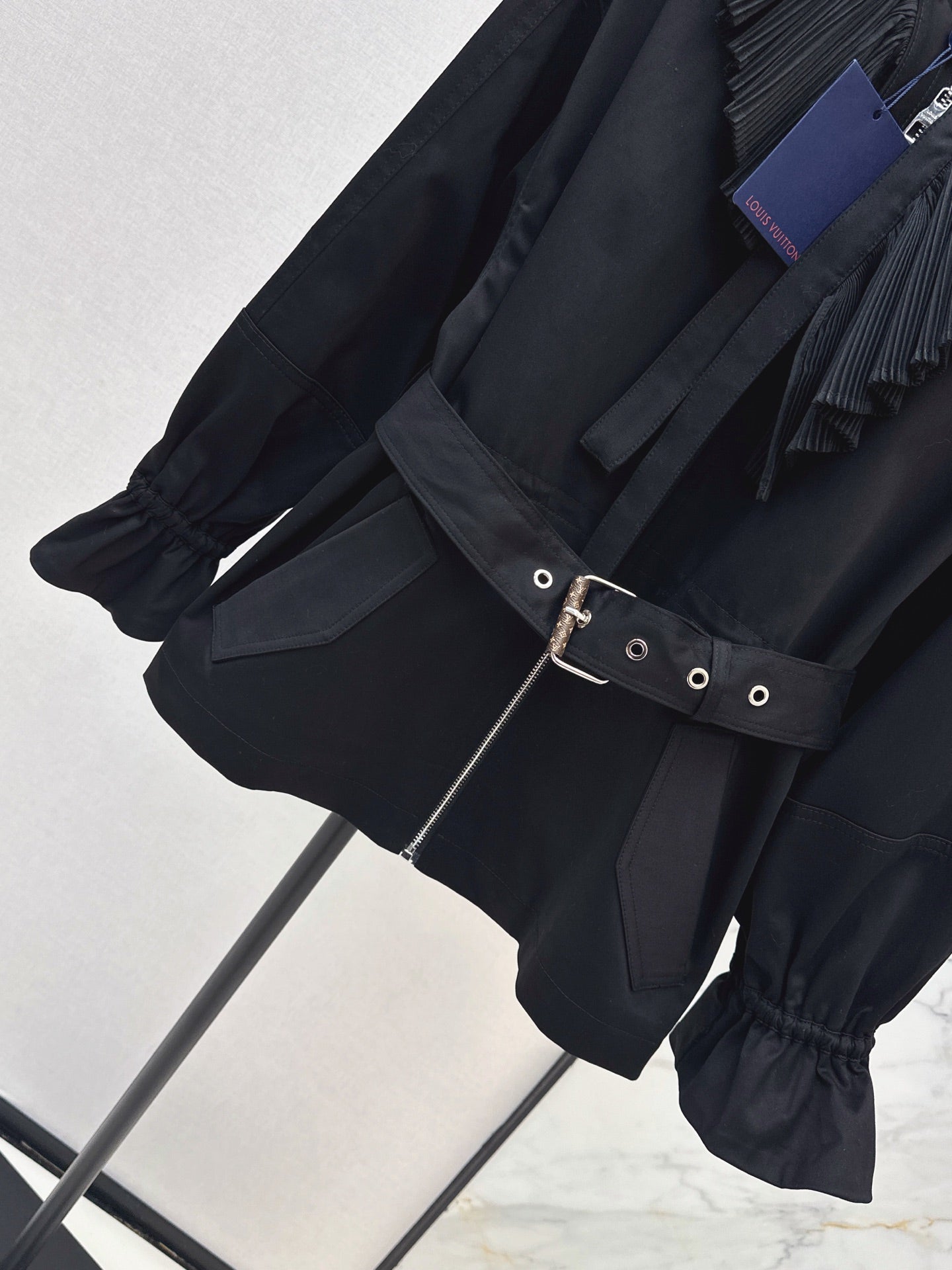 Louis Vuitton/26Latest Autumn/Winter Black Cropped Trench Coat