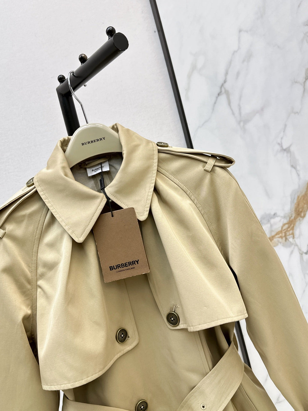 Burberry/ 26Latest Autumn/Winter Mid-Length Trench Coat