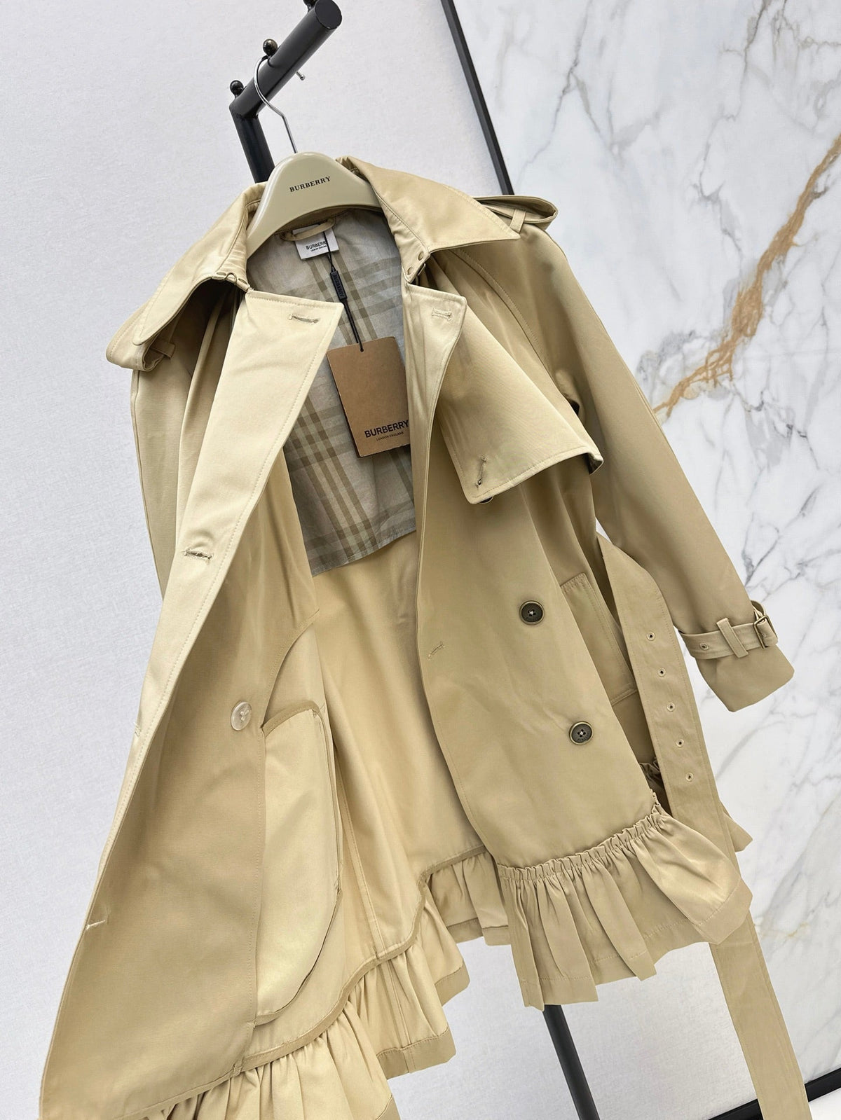 Burberry/ 26Latest Autumn/Winter Mid-Length Trench Coat