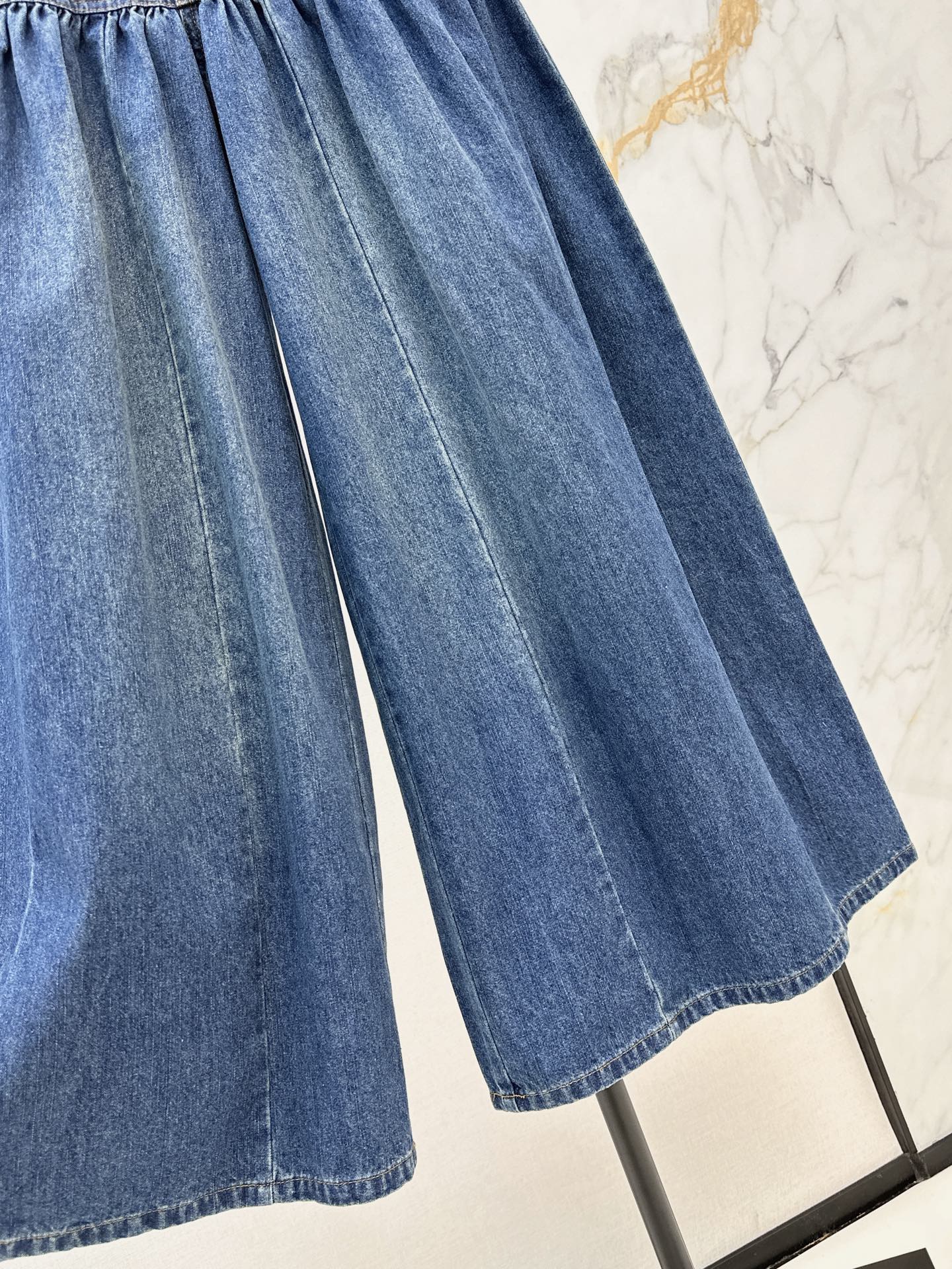 Chloe/26 Early Autumn Latest Wide-Leg Denim Pants