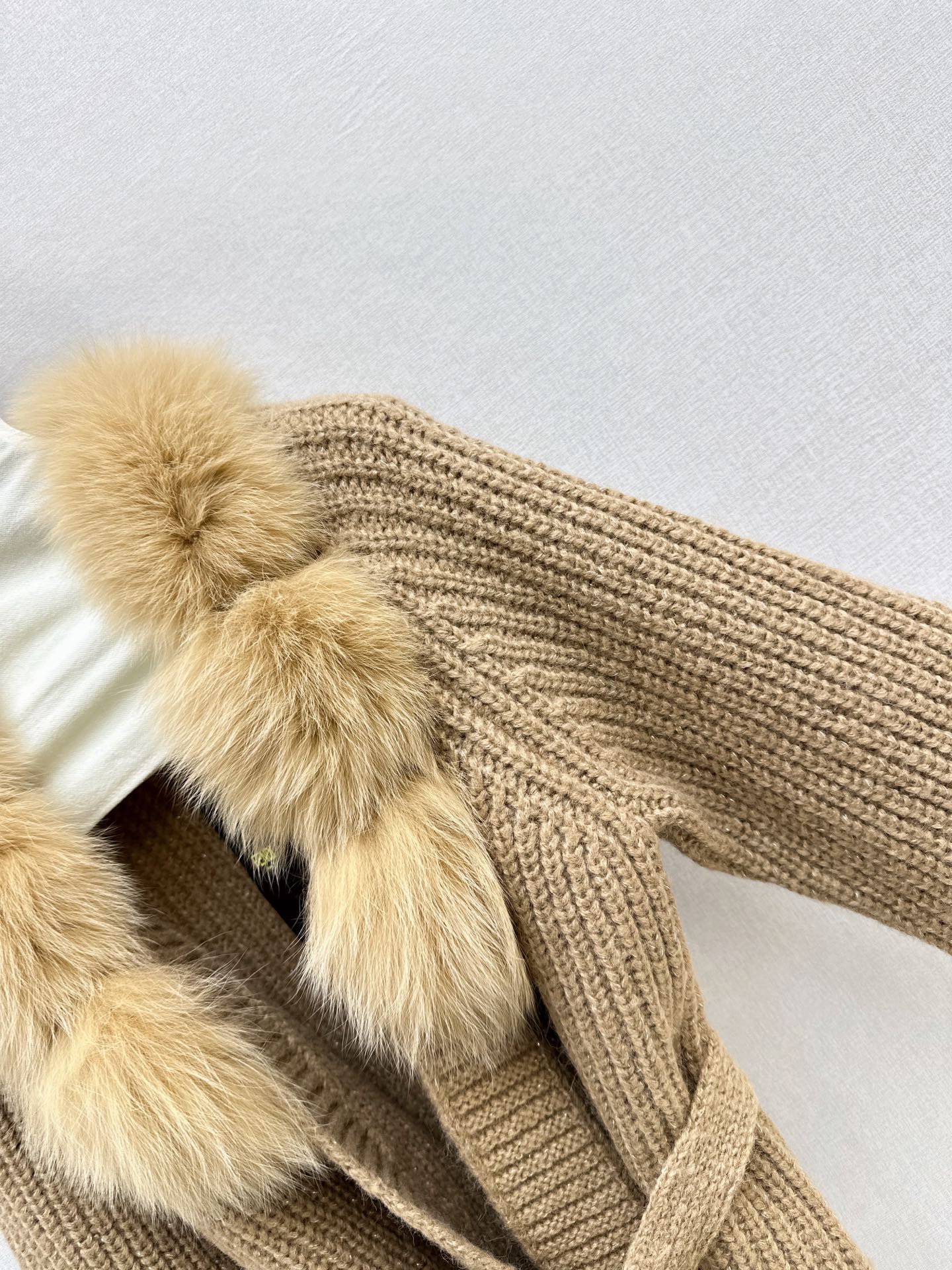 Fendi / 26 Fall/Winter Latest Fox Fur-Trimmed Knit Cardigan