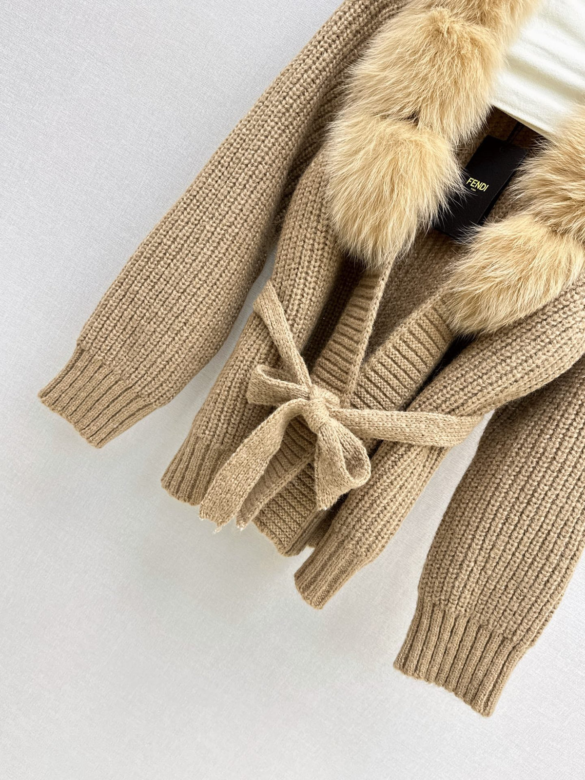 Fendi / 26 Fall/Winter Latest Fox Fur-Trimmed Knit Cardigan