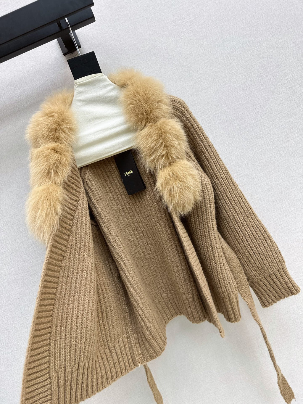 Fendi / 26 Fall/Winter Latest Fox Fur-Trimmed Knit Cardigan
