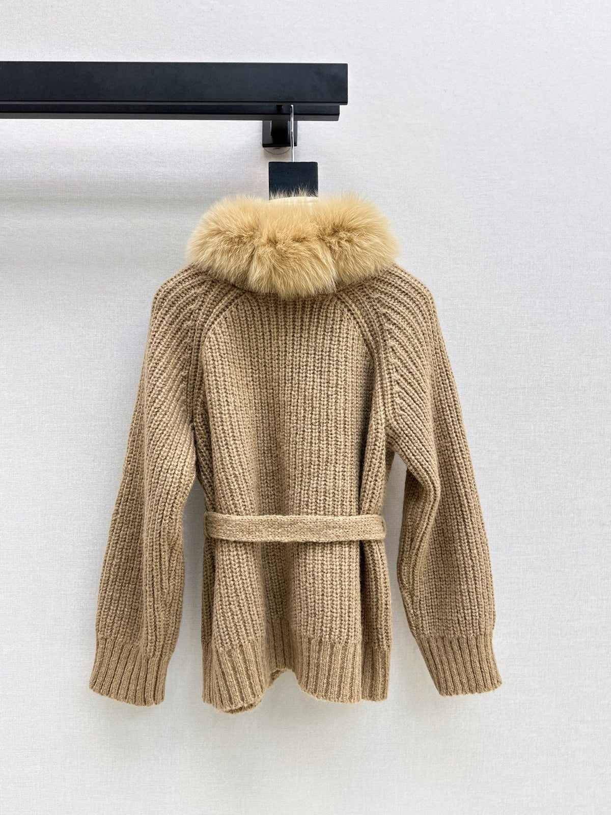 Fendi / 26 Fall/Winter Latest Fox Fur-Trimmed Knit Cardigan