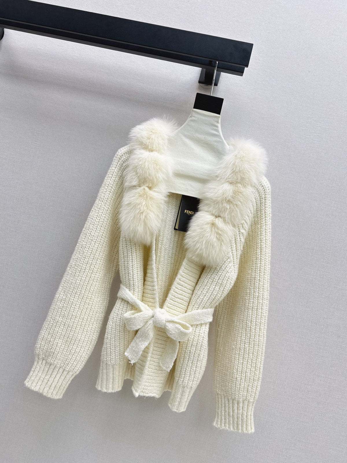 Fendi / 26 Fall/Winter Latest Fox Fur-Trimmed Knit Cardigan