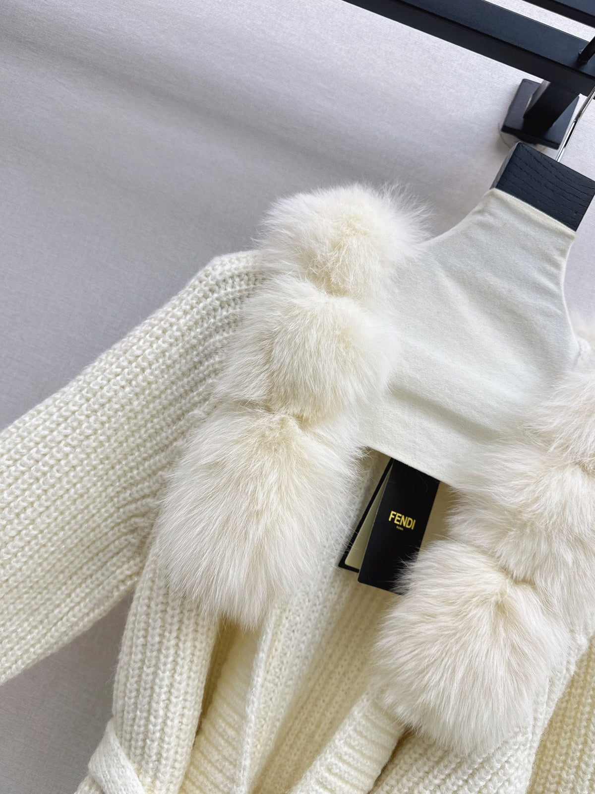 Fendi / 26 Fall/Winter Latest Fox Fur-Trimmed Knit Cardigan