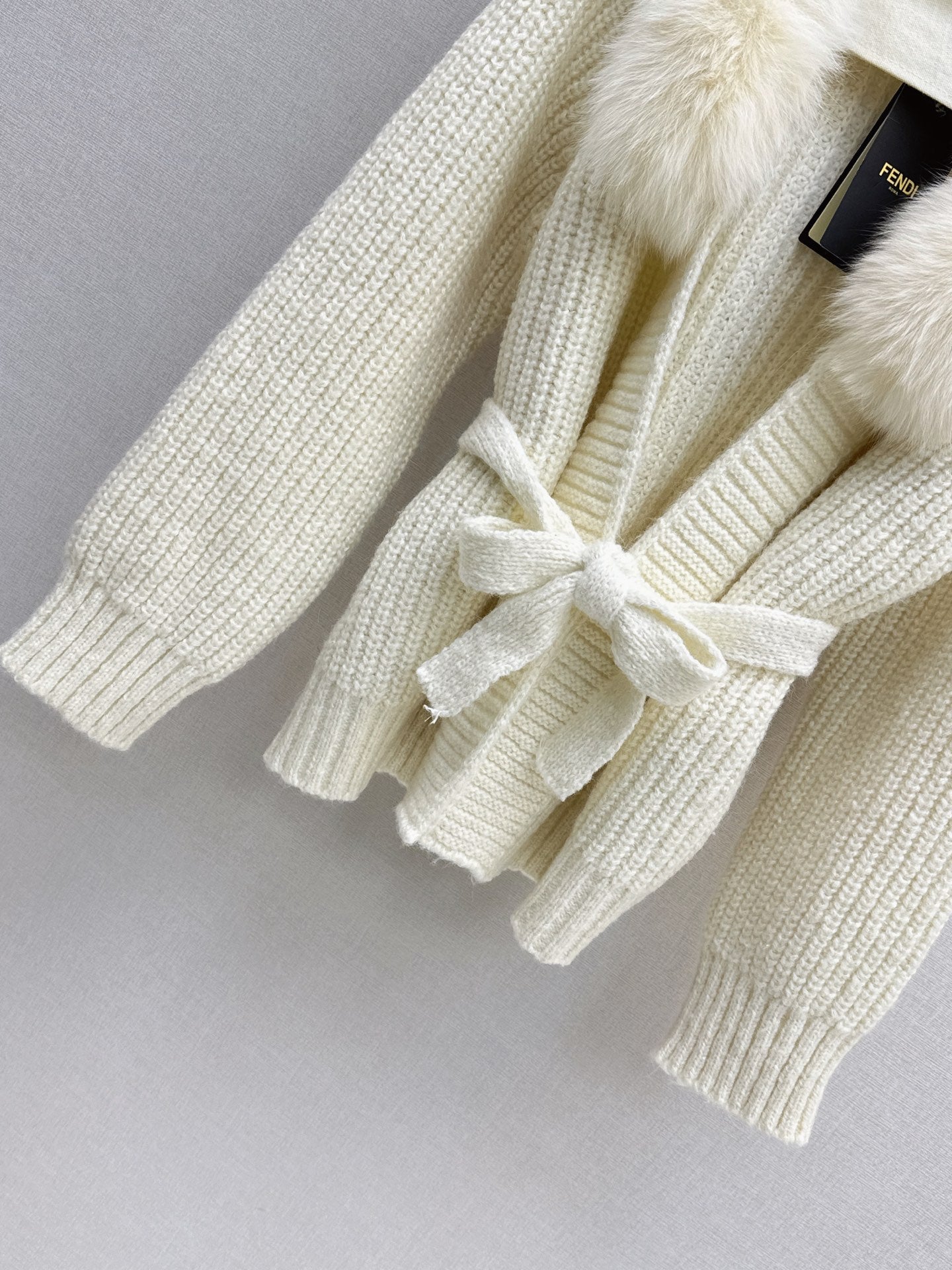 Fendi / 26 Fall/Winter Latest Fox Fur-Trimmed Knit Cardigan