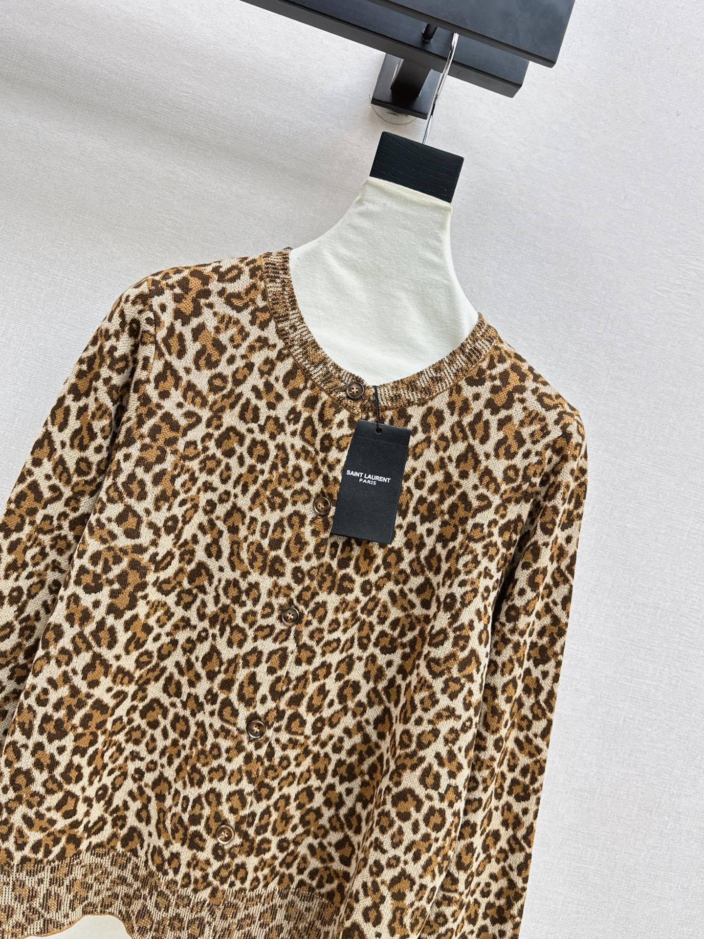 Yves Saint Laurent/26 Fall/Winter Latest Leopard Print Crewneck Cardigan