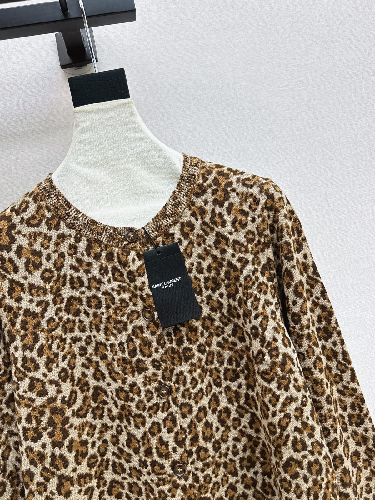 Yves Saint Laurent/26 Fall/Winter Latest Leopard Print Crewneck Cardigan