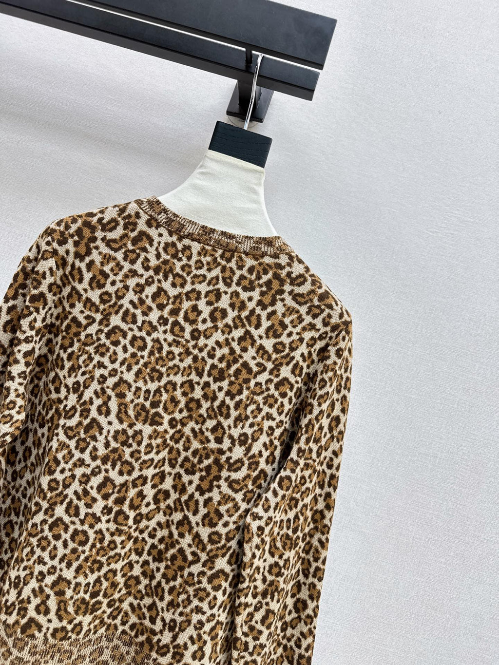 Yves Saint Laurent/26 Fall/Winter Latest Leopard Print Crewneck Cardigan