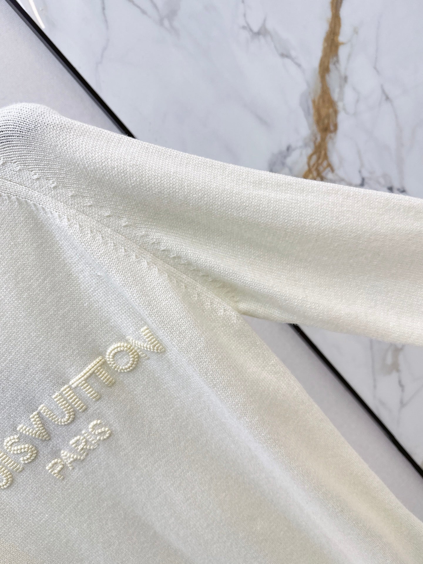Louis Vuitton / 26 Fall/Winter Latest Crew Neck Knit Sweater