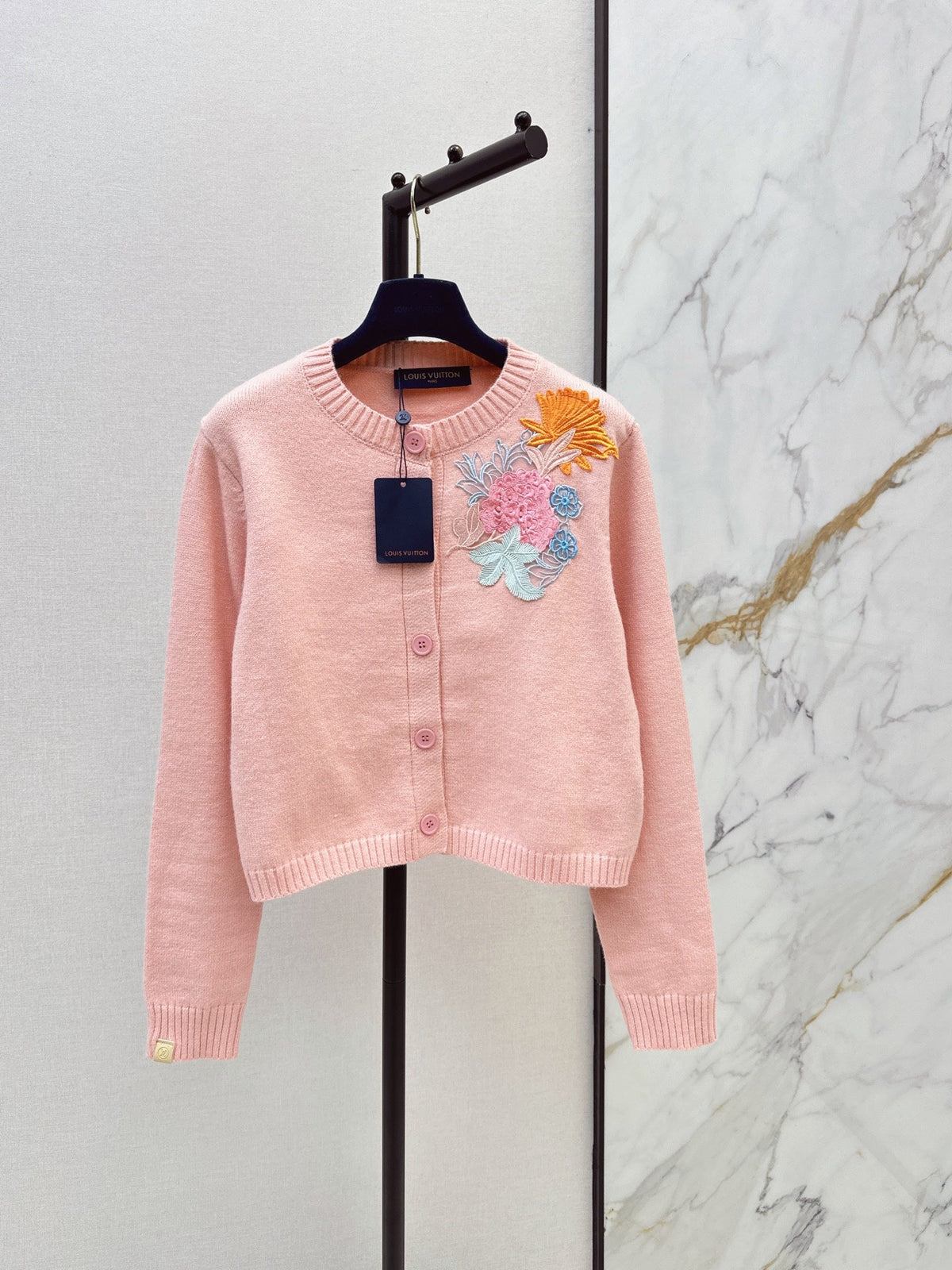 Louis Vuitton / 26 Early Autumn New 3D Floral Decor Round Neck Cardigan