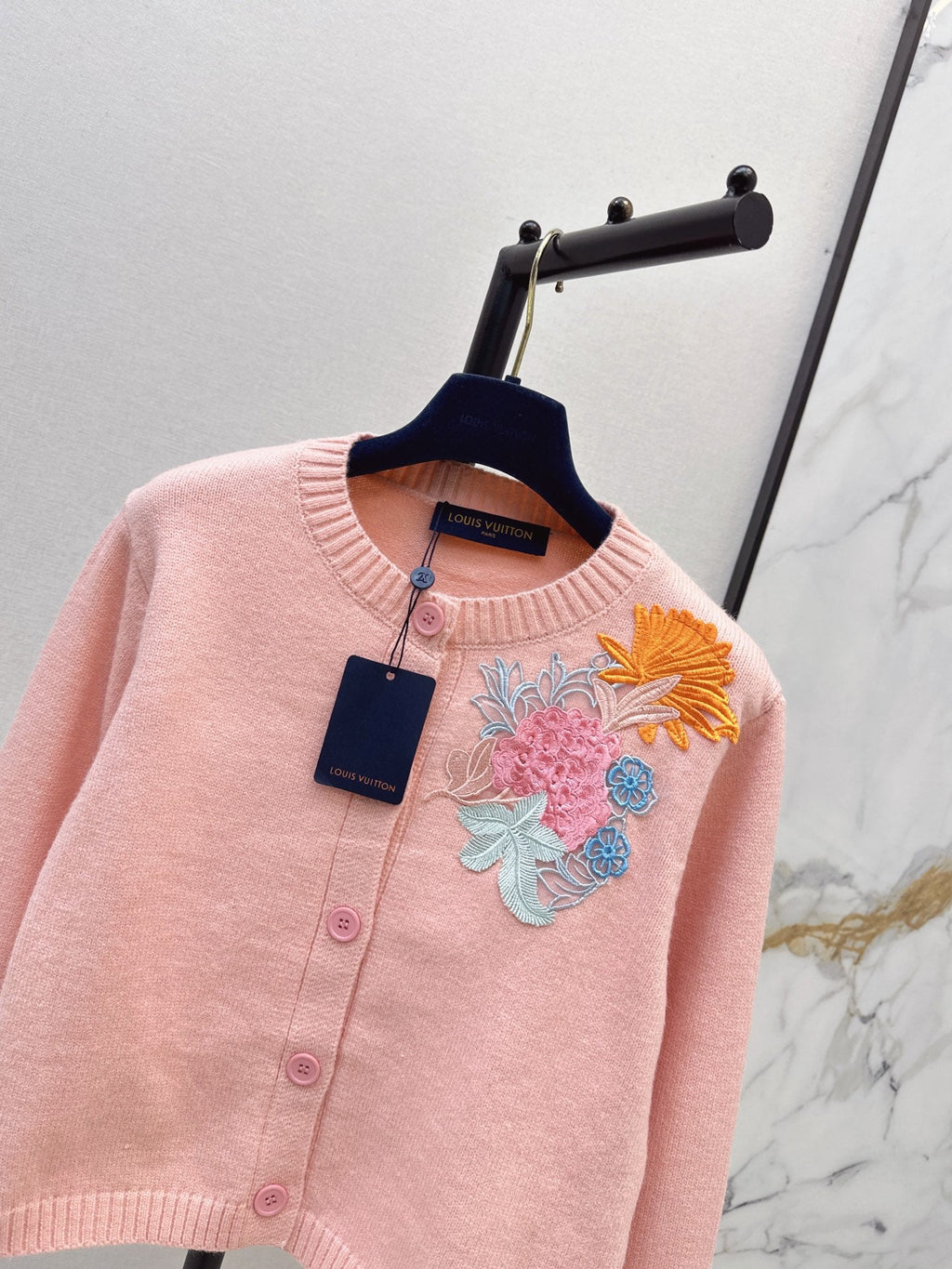 Louis Vuitton / 26 Early Autumn New 3D Floral Decor Round Neck Cardigan