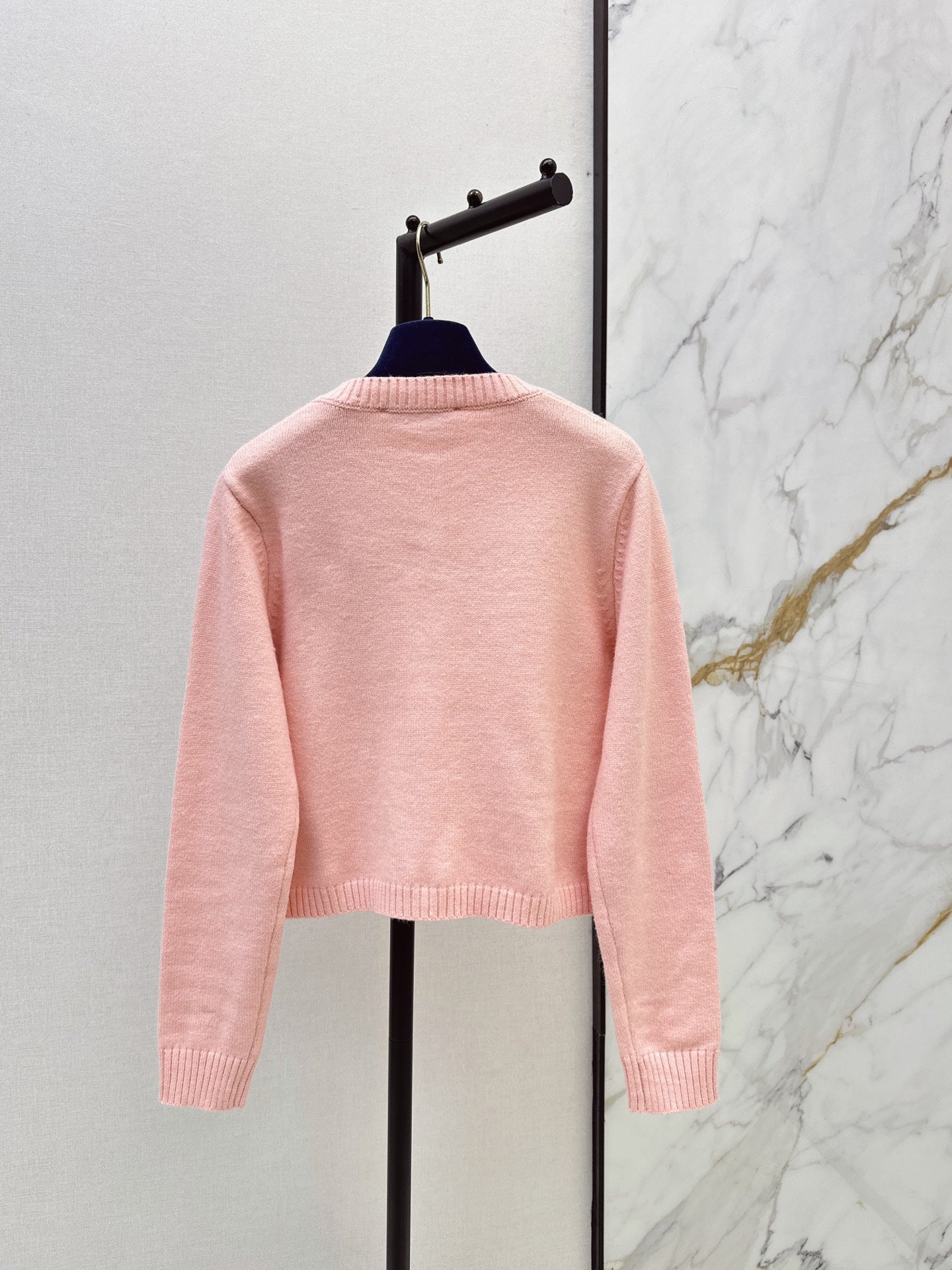 Louis Vuitton / 26 Early Autumn New 3D Floral Decor Round Neck Cardigan