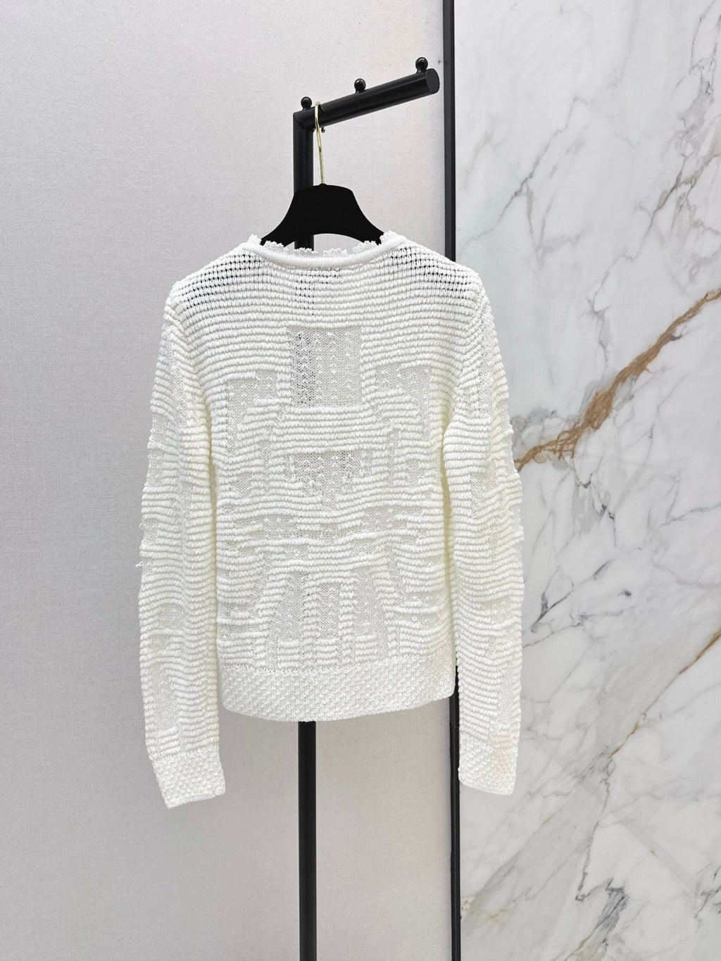 Chanel/26 Early Autumn Latest Soft and Fairy-Like White Hollow Knit Cardigan