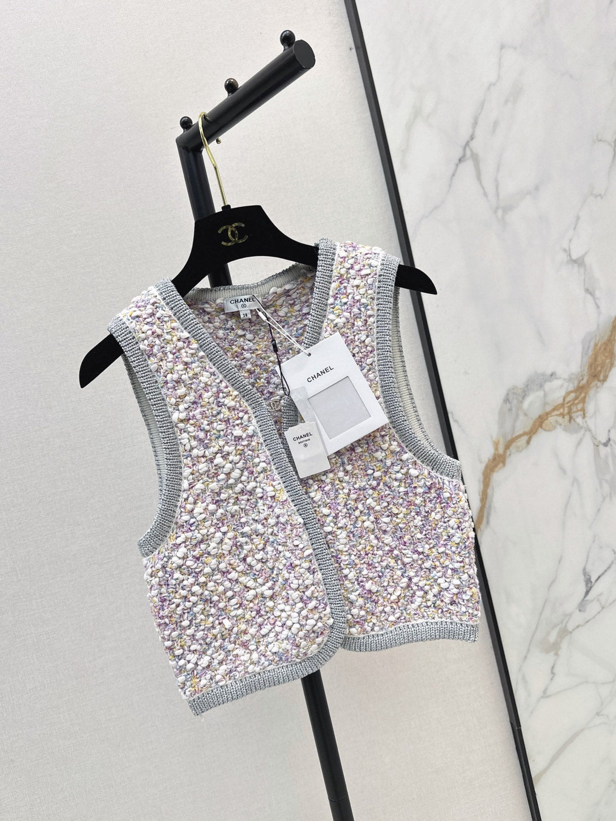 Chanel / 26 Early Autumn Latest Knit Vest