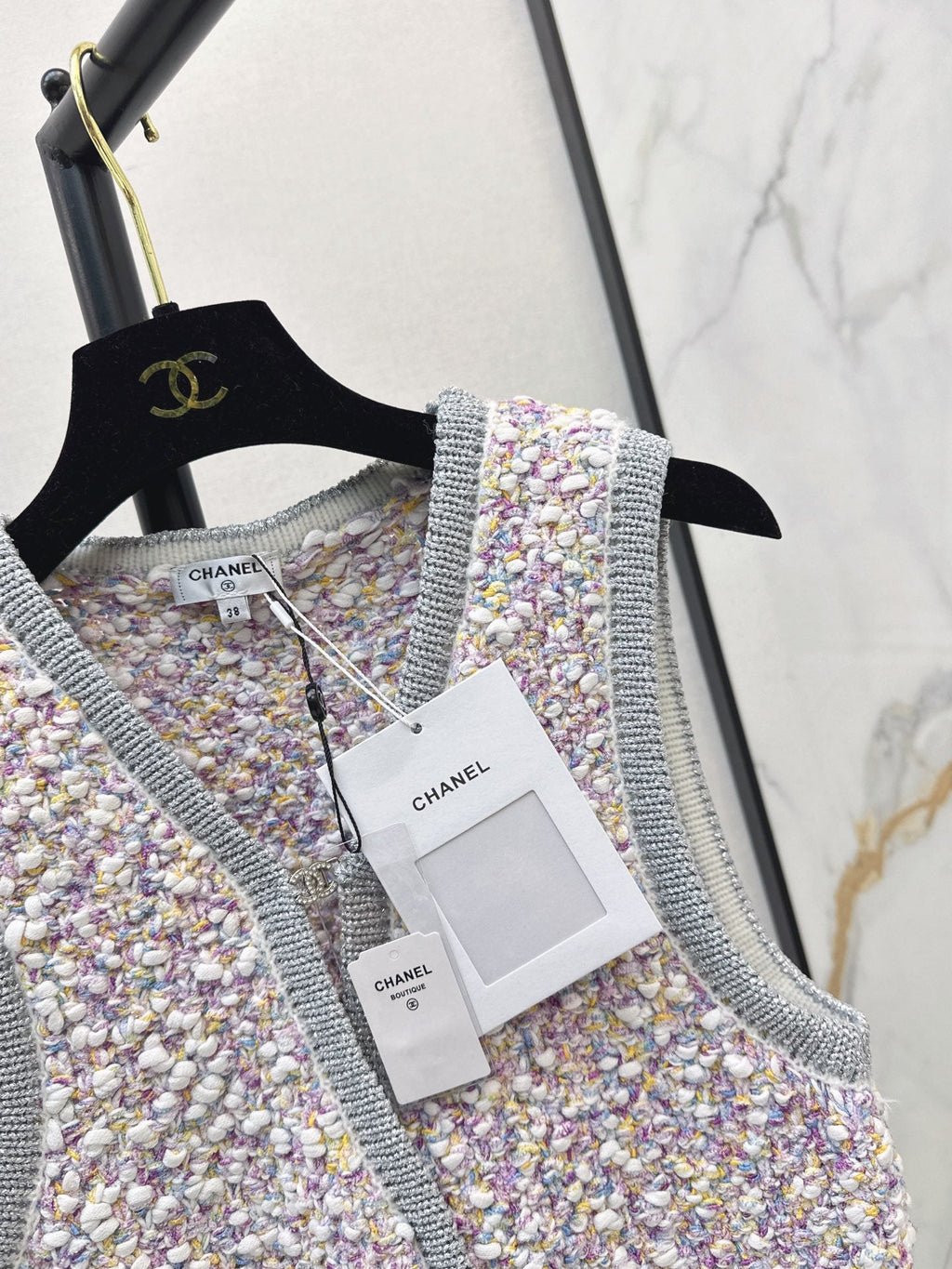 Chanel / 26 Early Autumn Latest Knit Vest