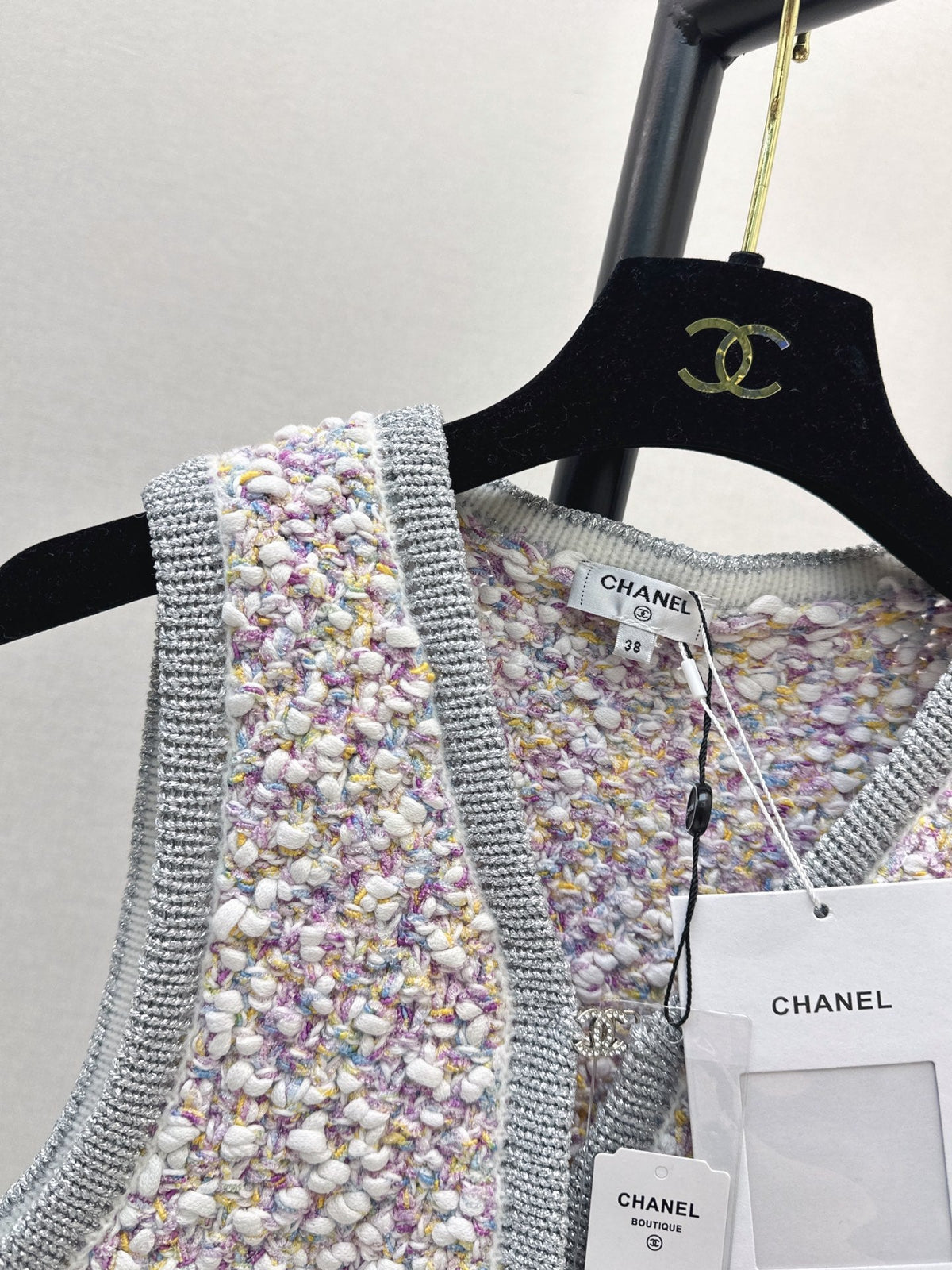 Chanel / 26 Early Autumn Latest Knit Vest