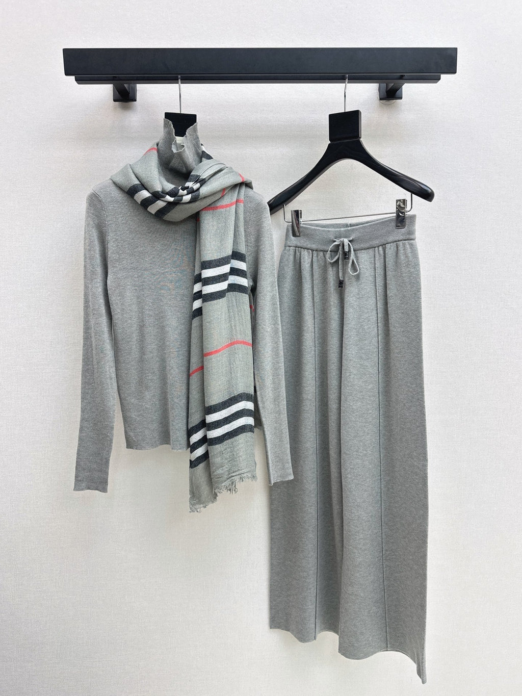 Dior/26 Early Autumn Latest Knit Set: Plaid Scarf + Turtleneck Top + Elastic Waist Straight Pants