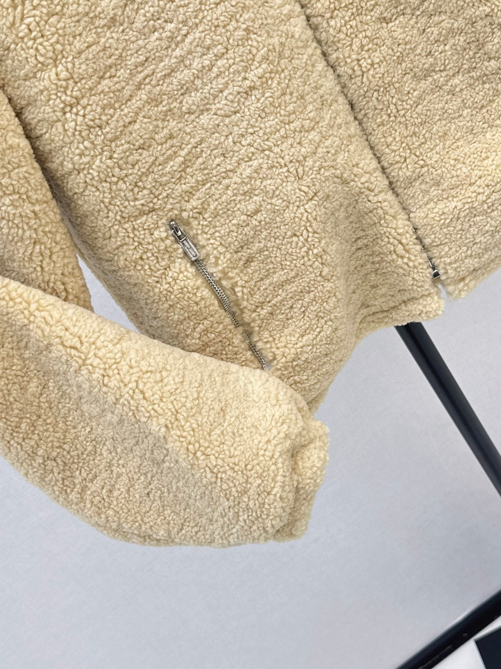 MiuMiu/26 Fall-Winter Latest Eco-Friendly Faux Shearling Jacket