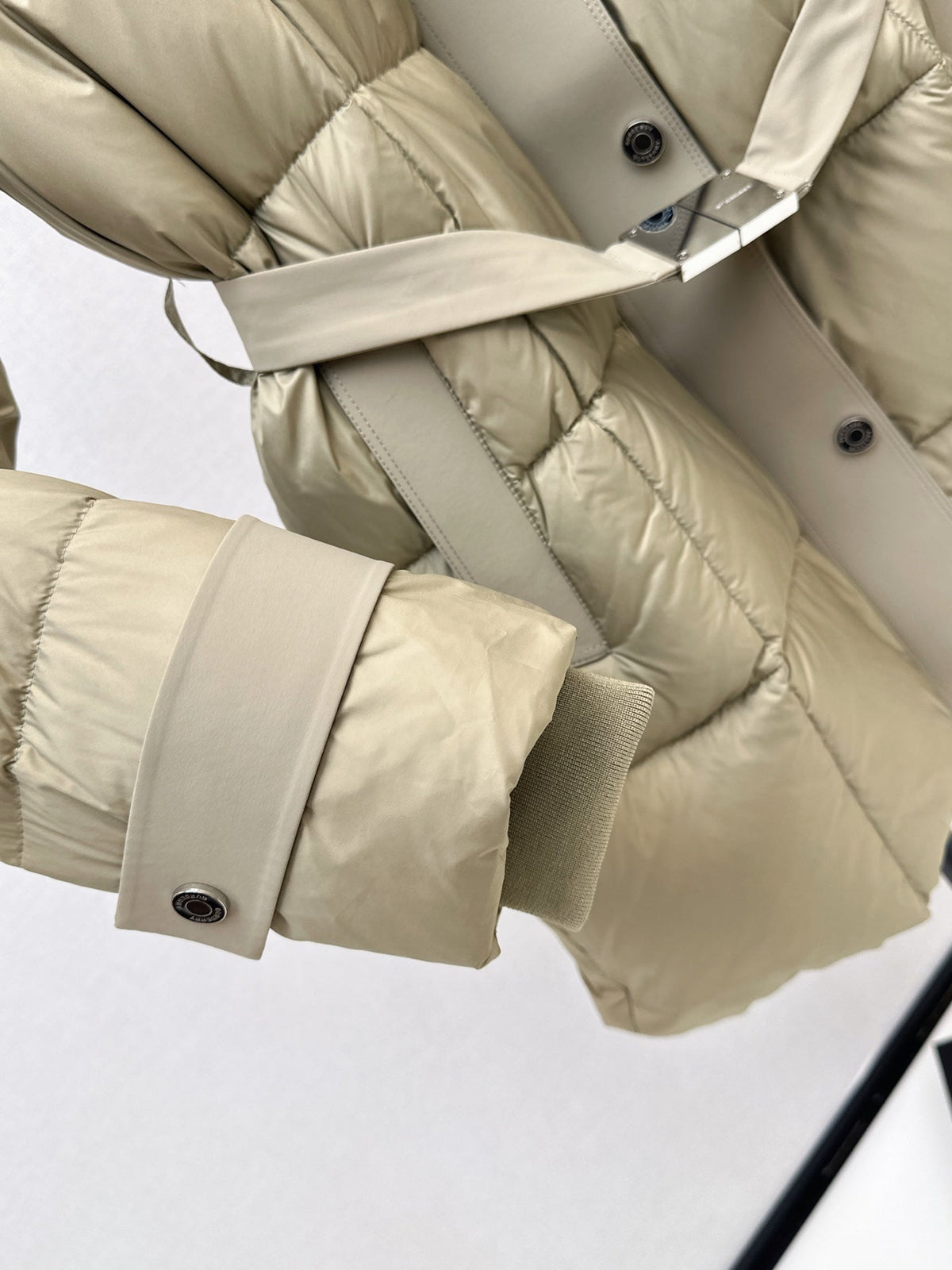 26 Fall/Winter Latest Hooded Mid-Length Down Jacket