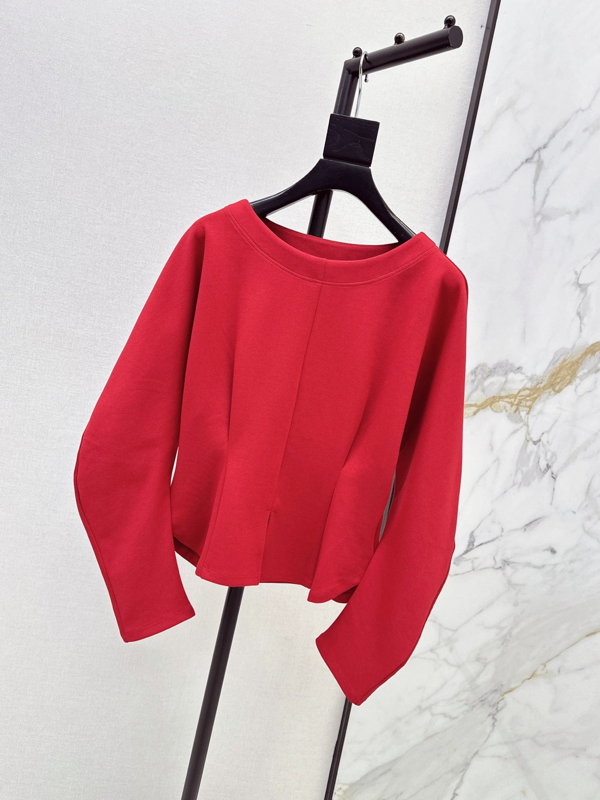 26 Fall/Winter Latest Batwing Sleeve Structured Waist Minimalist Long Sleeve Top