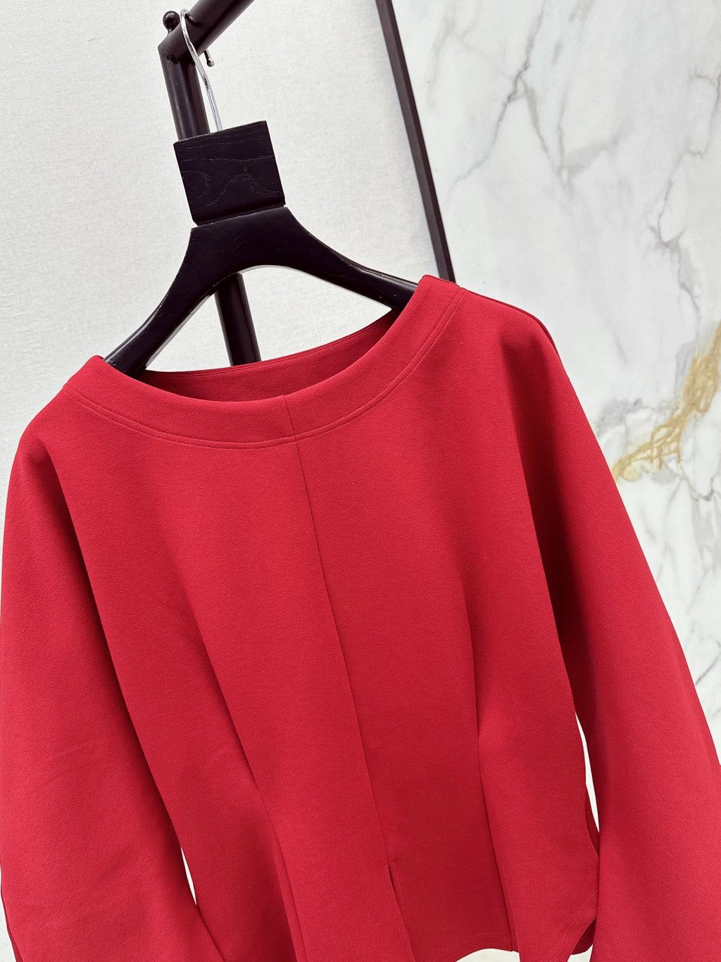 26 Fall/Winter Latest Batwing Sleeve Structured Waist Minimalist Long Sleeve Top