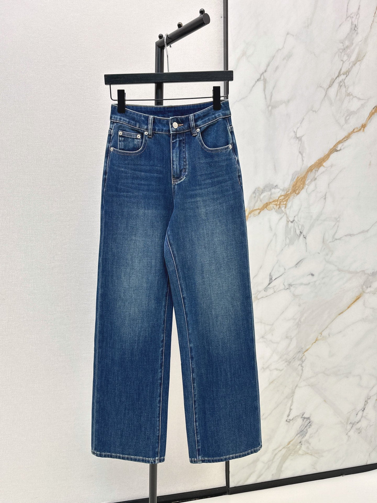26 Fall/Winter Latest Versatile Washed Straight-Leg Jeans