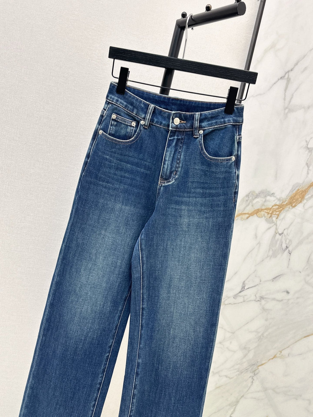 26 Fall/Winter Latest Versatile Washed Straight-Leg Jeans