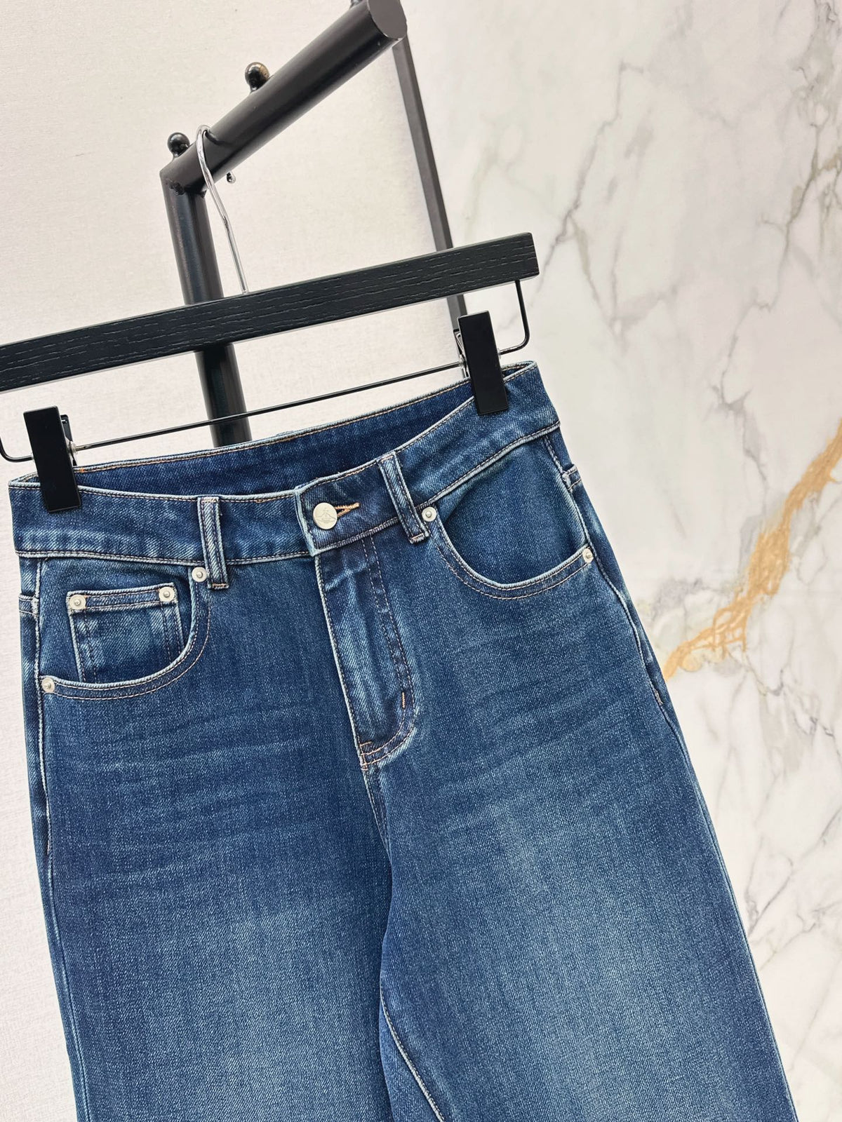 26 Fall/Winter Latest Versatile Washed Straight-Leg Jeans